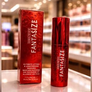 NWT ONE/SIZE Fantasize Mascara in Bold black